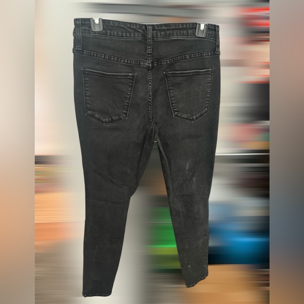 Size 8 Reg Universal Thread High Rise Distressed Jegging - Picture 2 of 7